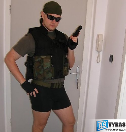 juokingi gangsteriai nusikalteliai