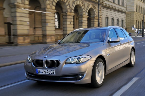 2011-bmw-5-series-touring-2010-metu-automobilis