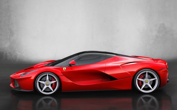 Automobiliu naujienos Ferrari LaFerrari 2014