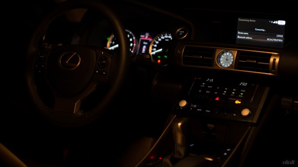 Lexus IS 300h automobilis: salonas